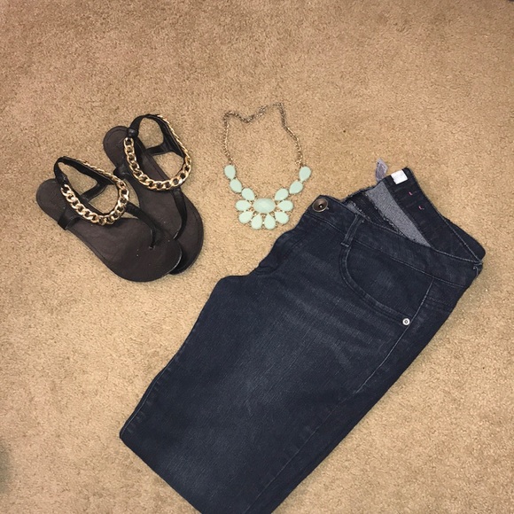 💕HP 8/20💕 Candies - size 13 dark skinny jeans - Picture 3 of 6
